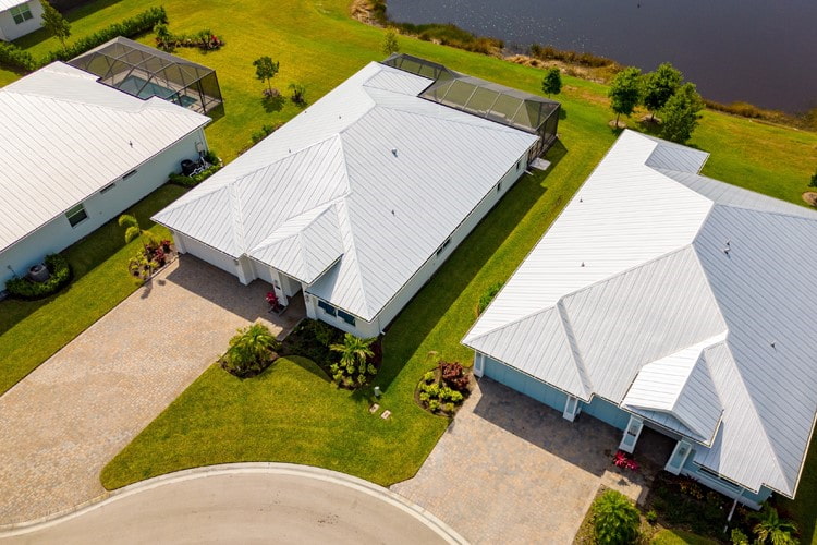 multiple-houses-and-white-roofs
